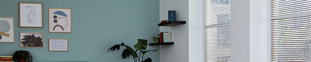 Raamdecoratie op maat – Jaloezieën, Plisségordijnen & Gordijnen