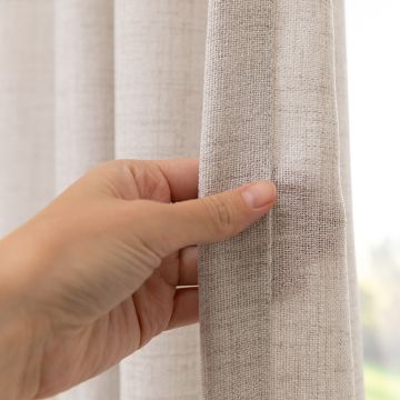 gordijnen met natuurlijke weving voor een naturel look