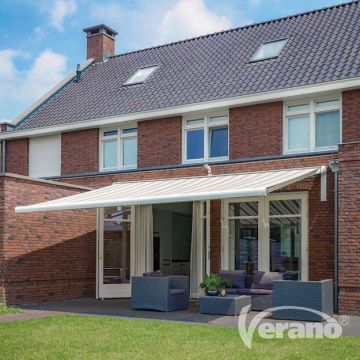 zonnescherm op maat met strepen