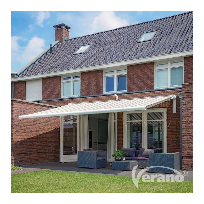 zonnescherm op maat met strepen