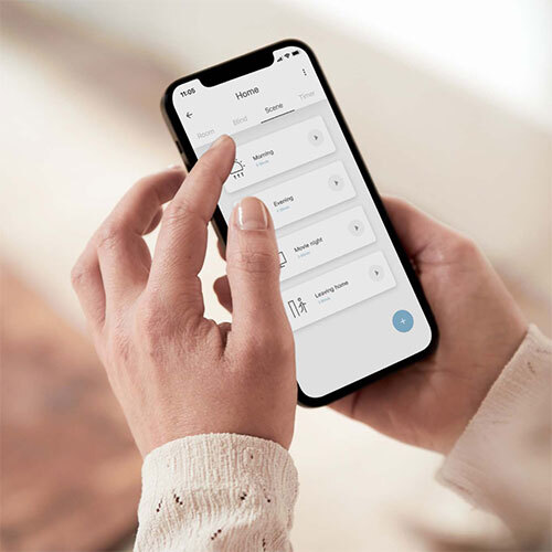 elektrische-raamdecoratie-met-telefoon-bedienen