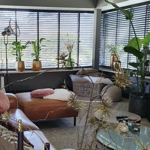houten jaloezieën op maat woonkamer