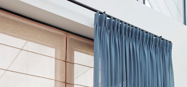 Dubbele plooi gordijnen op maat Gordijn met dubbele plooi – luxe uitstraling